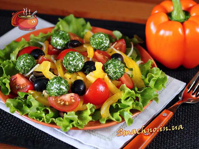 Овочевий салат зі сирними кульками