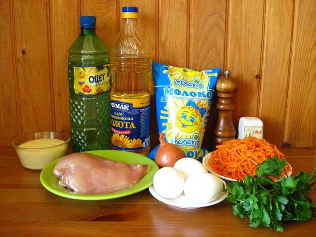 Салат с курицей, омлетом и корейской морковью