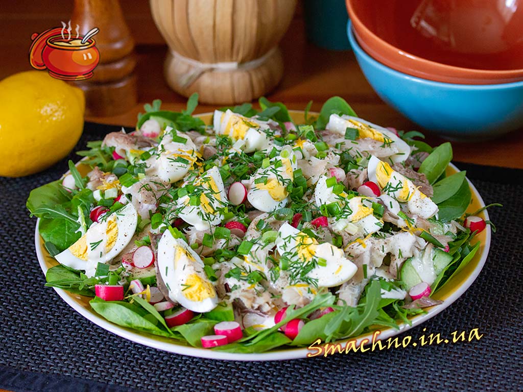 Рецепт смачного салату із шинкою до святкового столу — обов'язково збережіть