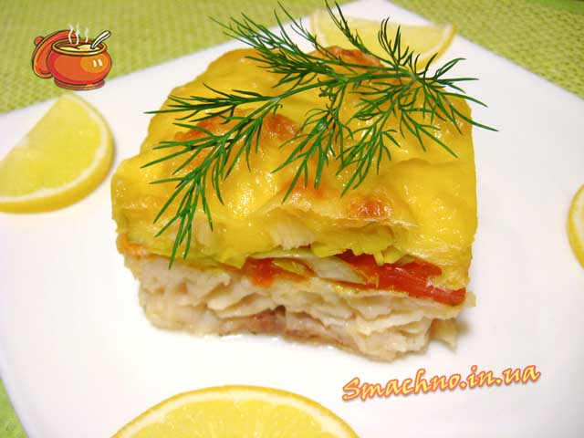 Морской окунь на сковороде в сливочном соусе с базиликом